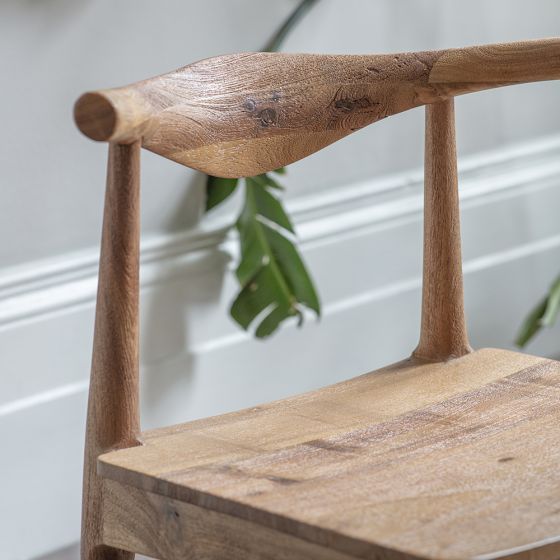 Acacia Wood Chair – Elegant Seating in Two Distinct Finishes