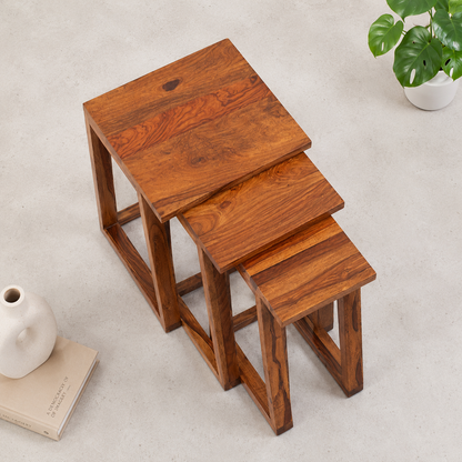 SURYAVANSHI Sheesham Wood Nest of 3 Tables – Stackable and Versatile (W48 x D45 x H48 cm)