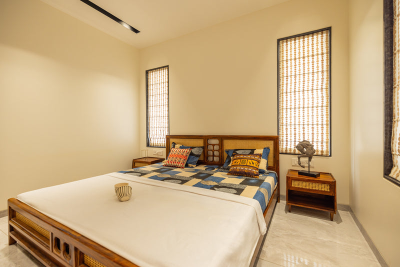CLARISSA Solid Sheesham Wood Bed With Natural Rattan Work (Honey Finish)